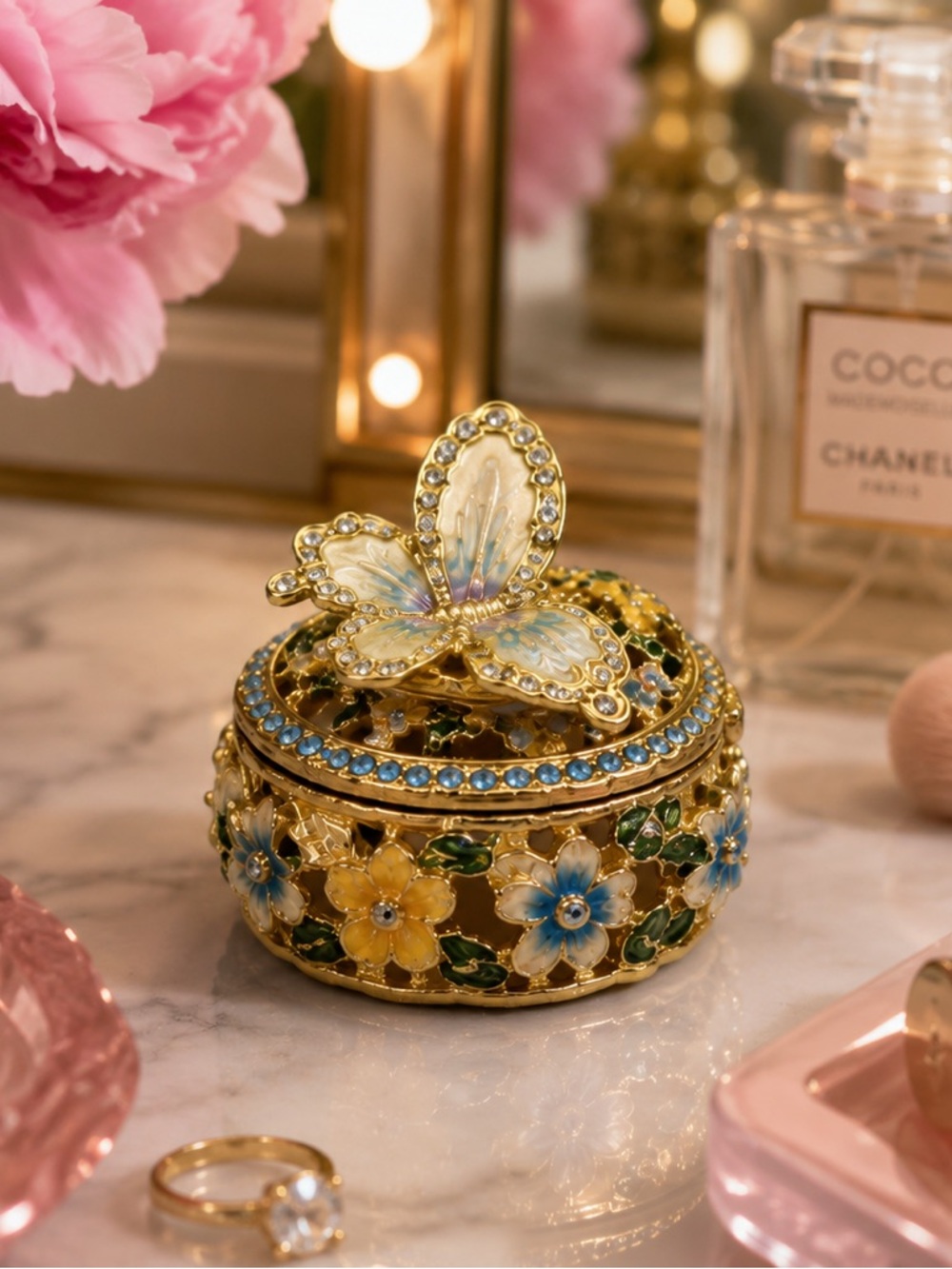 Vintage Butterfly Enamel Trinket Box Gold Tone Rhinestone Floral Magnetic Lid
